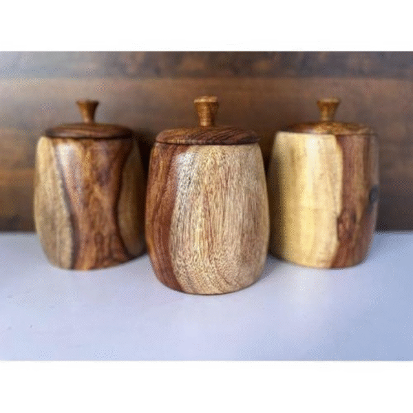 سكّريّة بغطاء من الخشب الطبيعي – الحجم الكبير – لون بني-قطعه واحده