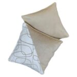 Set of 2 decorative double-sided velvet cushions –  beige and white color– (2 pieces) 40*40 cm - Image 3